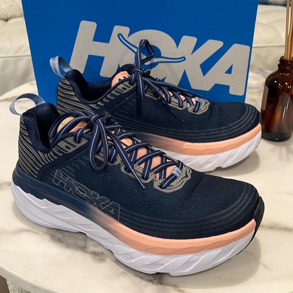 HOKA ONE ONE Woman Bondi 6 Size 7 Running Walking Shoes